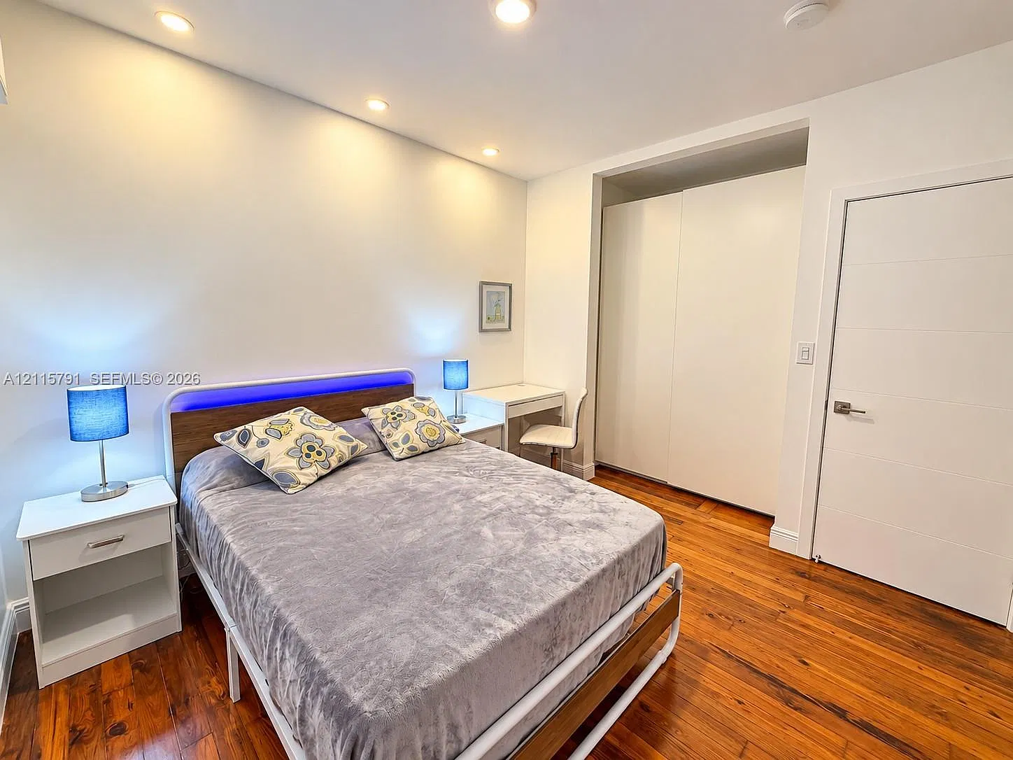 1455 Michigan Ave Condo — Photo 2