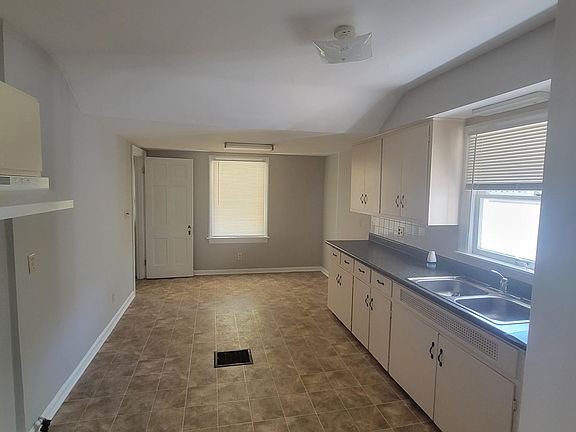 3rd image of 36 N 12th St