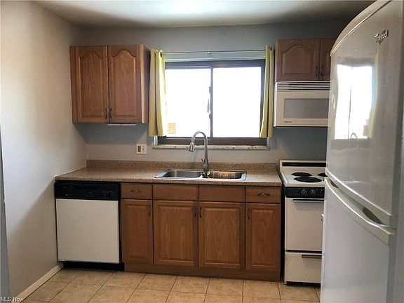 2nd image of 24615 Clareshire Dr APT 201