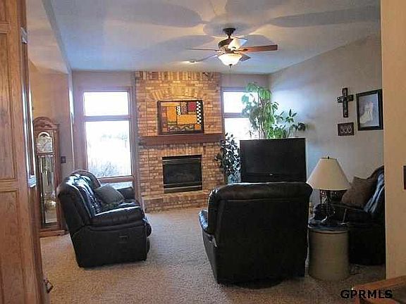 3rd image of 2728 Park Place Dr