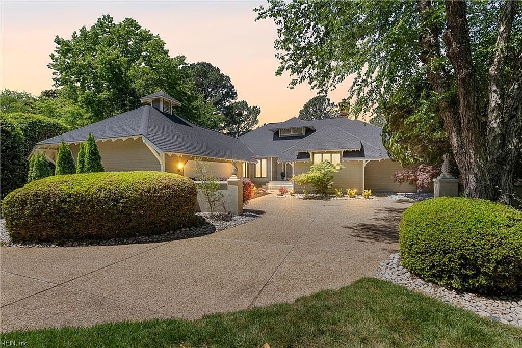 108 Broomfield Cir