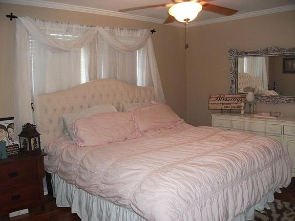 4th image of 501 Saint Maurice Ln