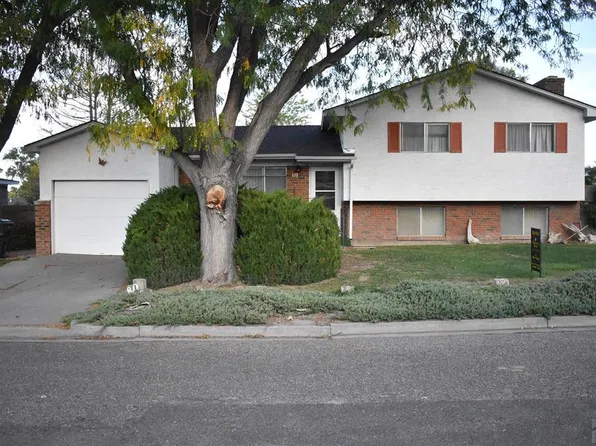 808 S 1st St, Rocky Ford, CO 81067