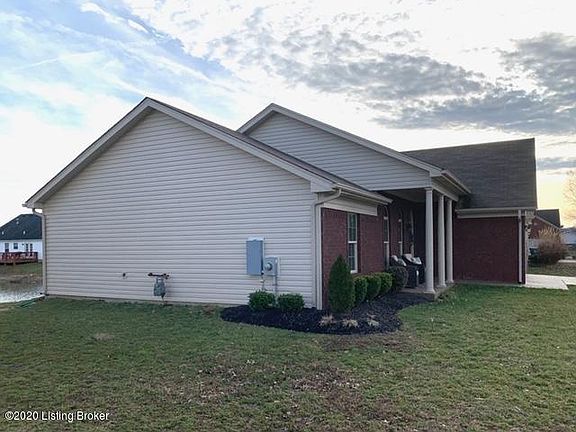 4th image of 135 Redcrest Dr