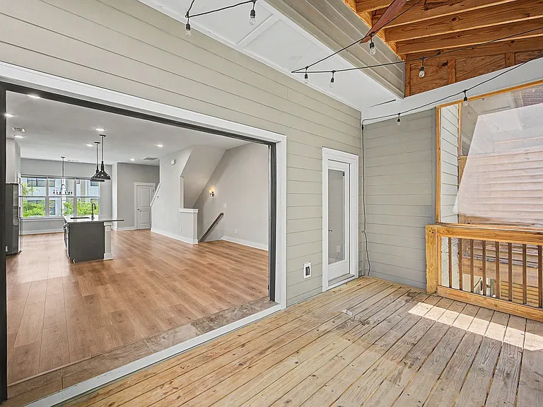 221 Stonecrest Cir — Photo 19