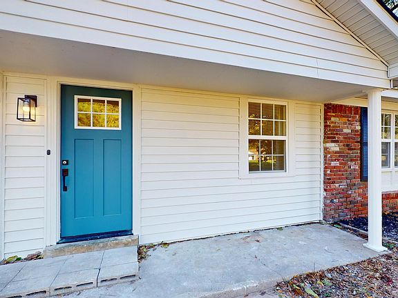 3rd image of 8477 Southaven Cir W