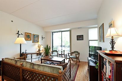 2nd image of 2335 W Belle Plaine Ave APT 203