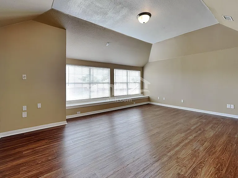 6801 Essex Dr — Photo 23