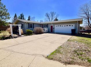 1035 4th Ave E, Dickinson, ND 58601