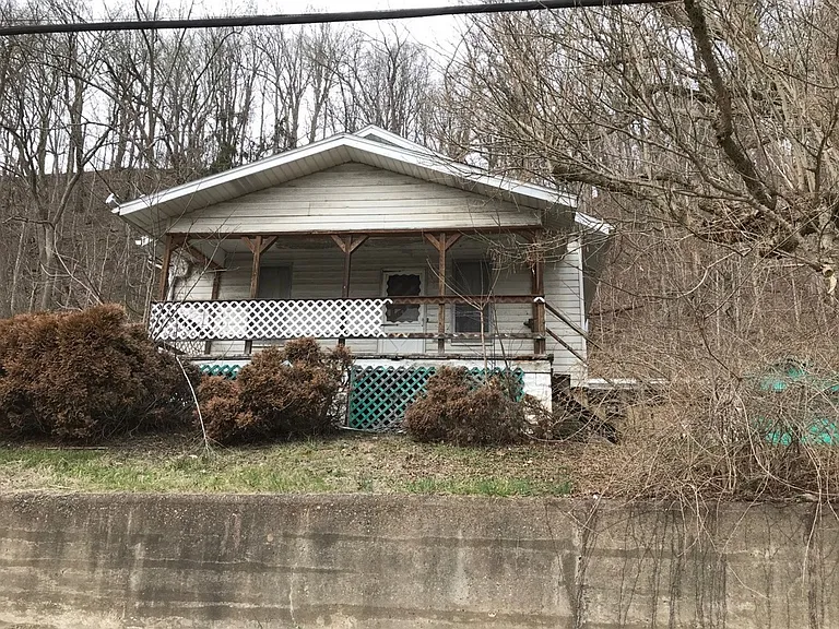 843 Milford St — Photo 8