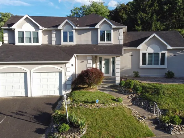 321 Betsy Rd, Huntingdon Valley, PA 19006