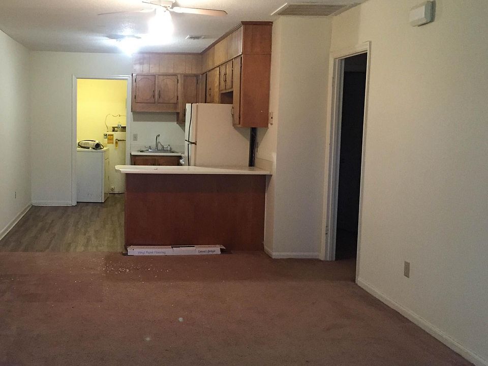 1st image of 285 Hodges Cir