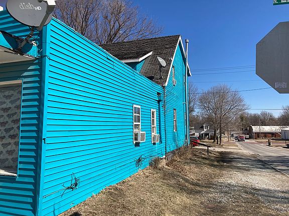 4th image of 702 N Elson St