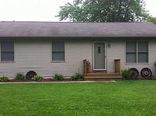 213 E Curtis St, Grant Park, IL
