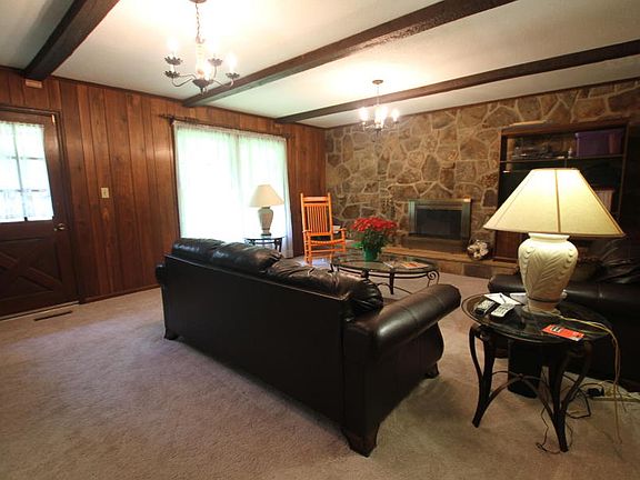 3rd image of 309 Governors Ln