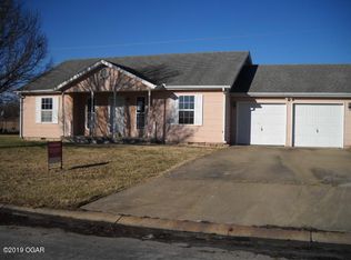 2025 Webbwood Dr, Webb City, MO 64870