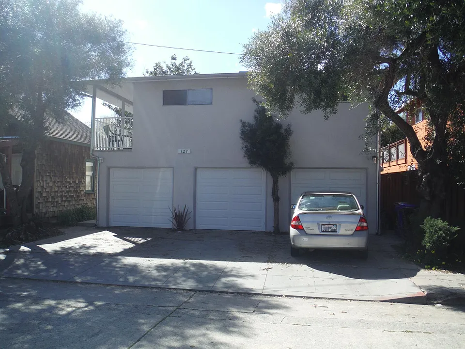 127 Pearl St
