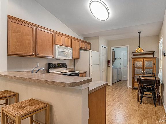 5th image of 1862 N Kenwyck Dr
