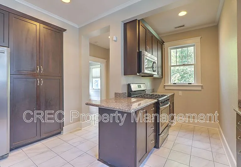 831 Rutledge Ave — Photo 5