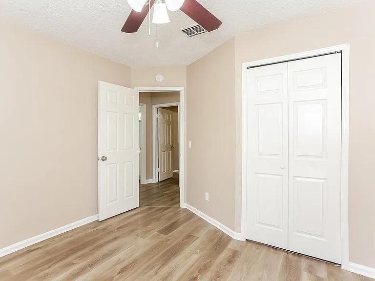 1704 Sandy Hollow Loop — Photo 14