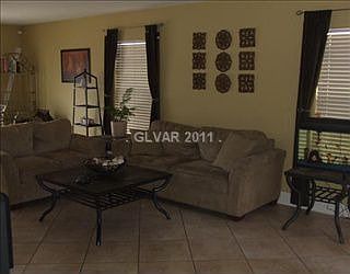 4th image of 6398 Cactus Dahlia St