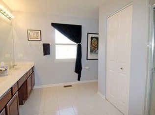 641 Sennett St, Batavia, IL 60510