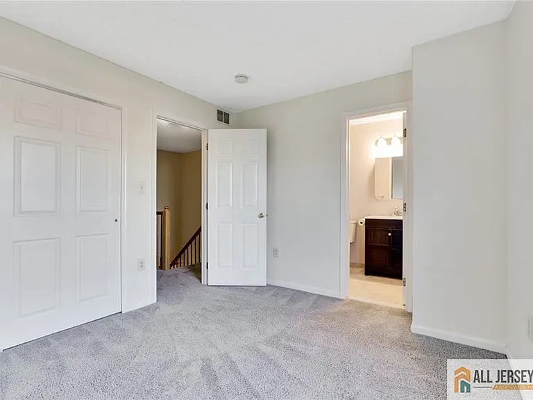 140 S Barrow Pl — Photo 15