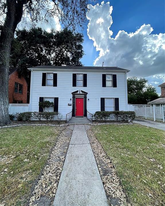 1st image of 3210 Oakdale St