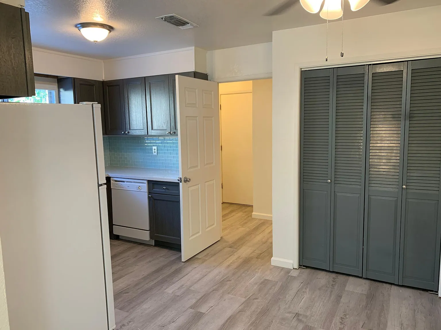 123 W Beverly Pl — Photo 4