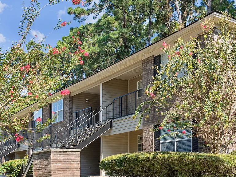 Ardens Place Apartments — Photo 9