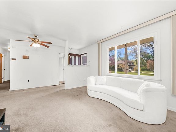 4th image of 115 Lea Dr