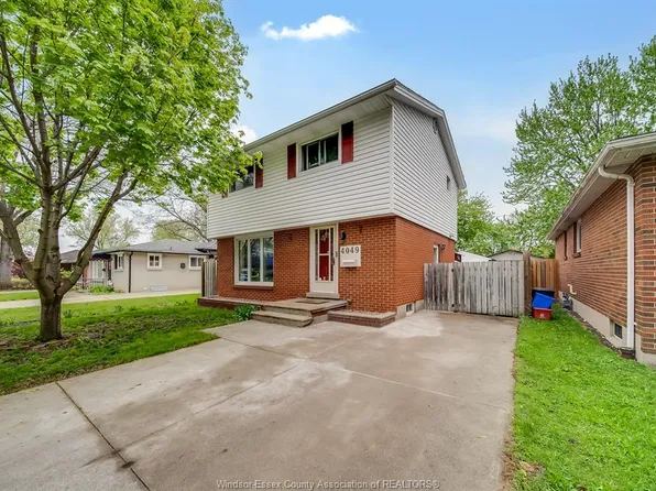 4049 Whitney Ave, Windsor, ON N9C 2C7