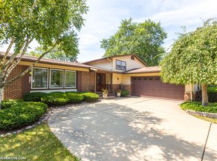 503 W Hackberry Dr, Arlington Heights, IL 60004