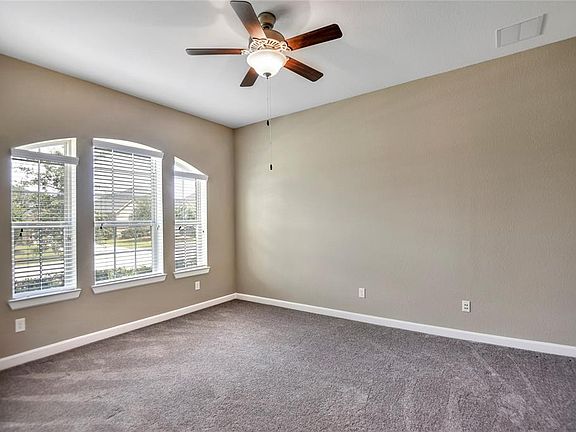 5th image of 19647 Travis Cannon Ln