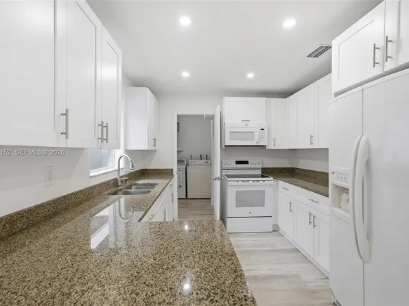 1281 W 42nd St #1, Hialeah, FL 33012