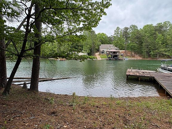 2nd image of 293 Willis Rd