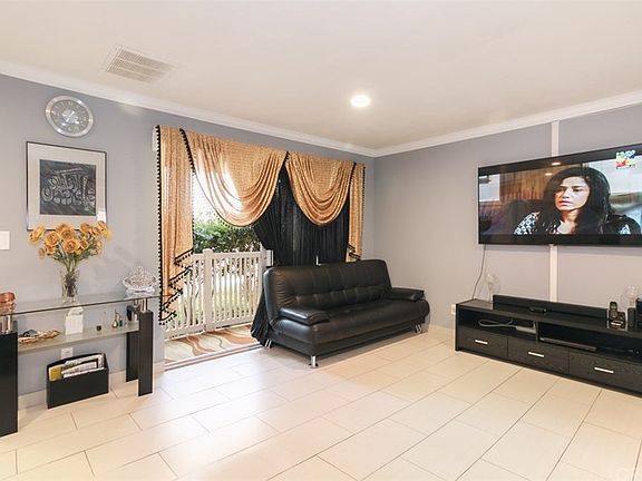3rd image of 17115 Roscoe Blvd Unit 2