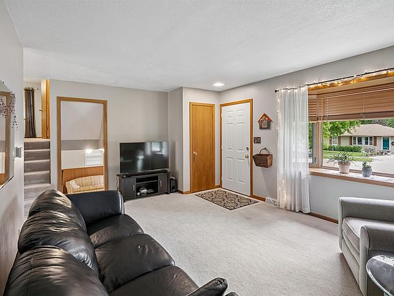 5th image of 4134 51st St