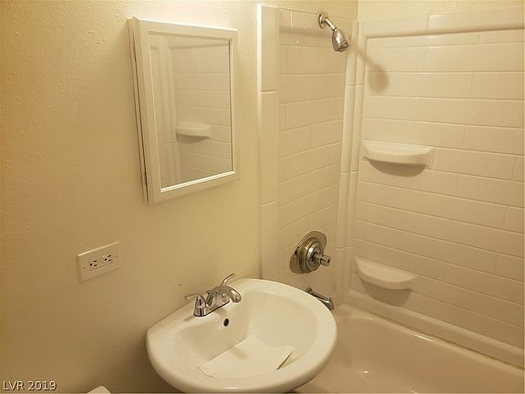 5th image of 321 E Bonanza Way