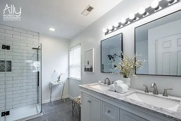 170 W Rosewood Dr — Photo 48