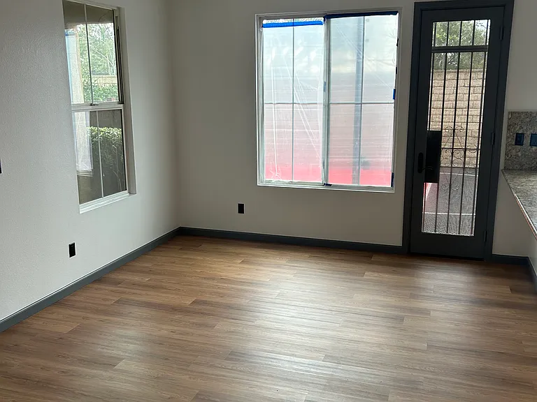 3630 W Medici Ln — Photo 8