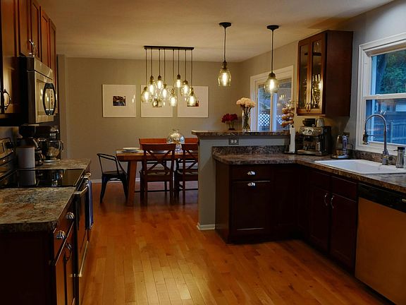 5th image of 4307 Mar Moor Dr