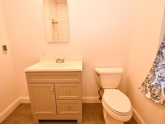 3rd image of 73 Cassidy Pl