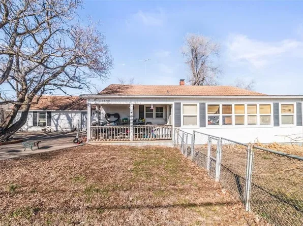 38708 E Hudson Rd, Oak Grove, MO 64075