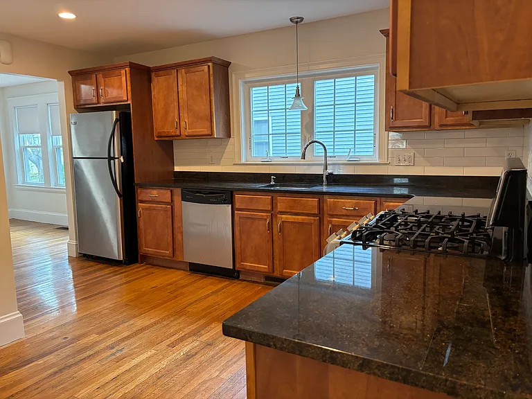 255 Brown St #1 — Photo 1