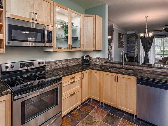 5th image of 443 Hamptoncrest 105 Cir