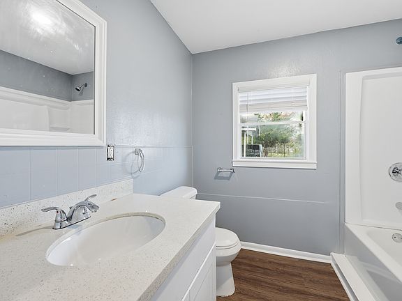 2nd image of 1621 Richmond Ave