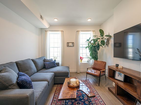 3rd image of 27 Belmont Ave Floor 2