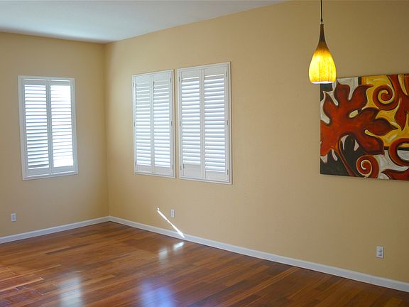 3rd image of 520 Alcantar Cir