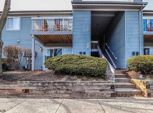 113 Henley Dr, Somerset, NJ 08873